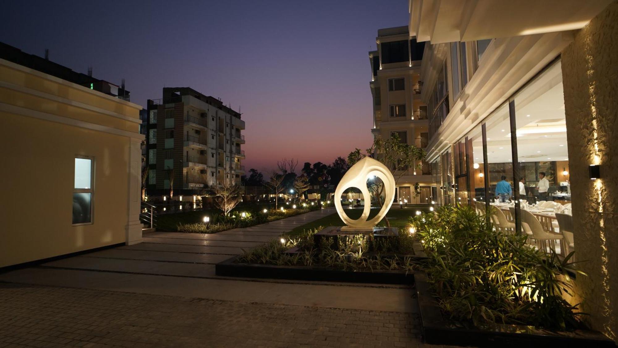 Antique Regency !! Luxurious Hotel In Digha !! Dış mekan fotoğraf