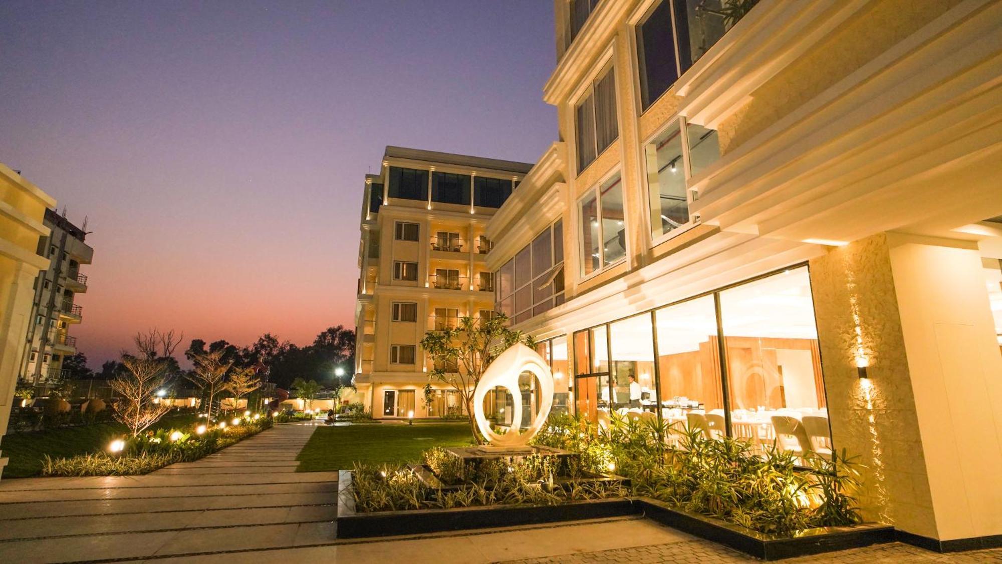 Antique Regency !! Luxurious Hotel In Digha !! Dış mekan fotoğraf