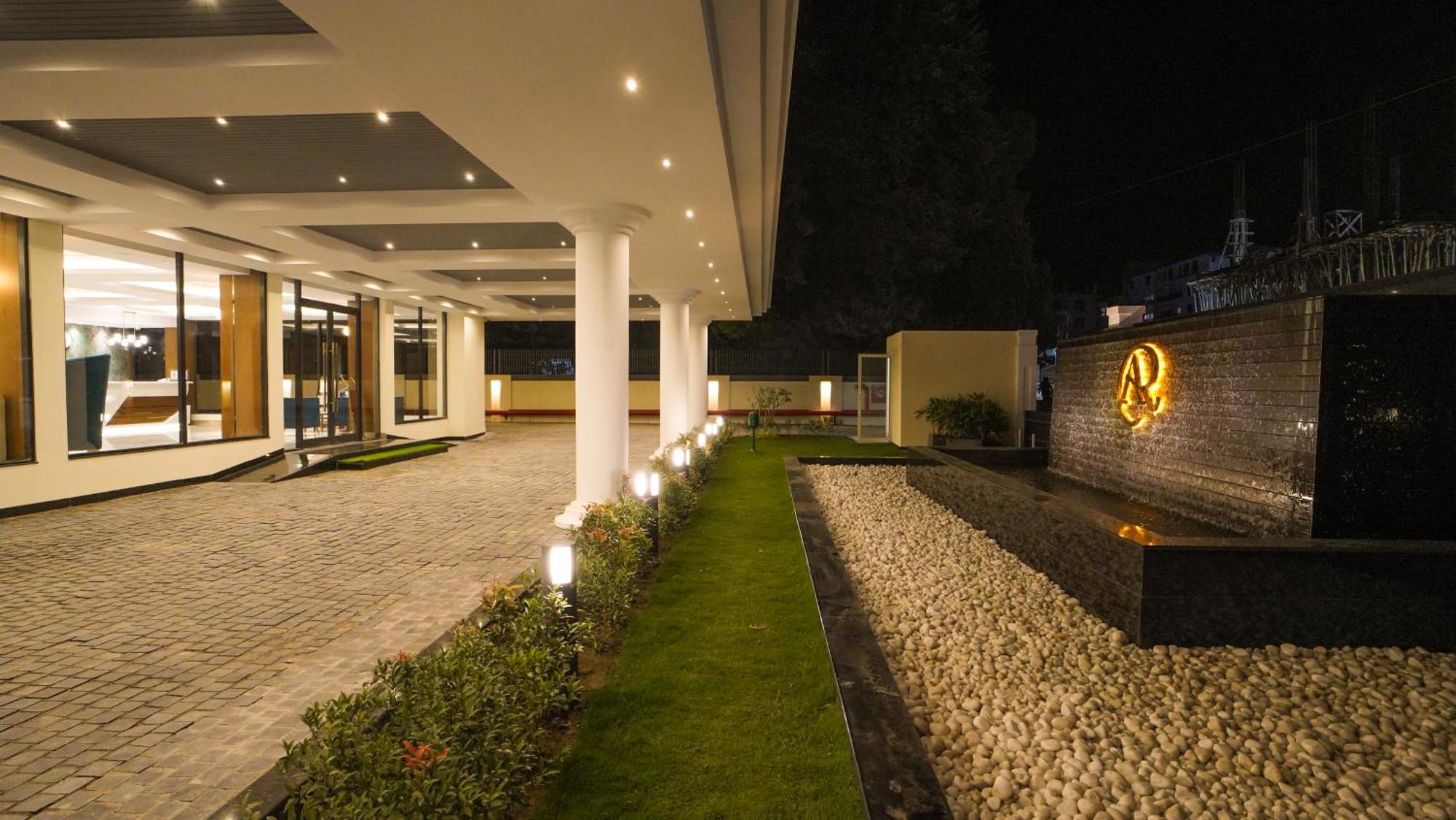 Antique Regency !! Luxurious Hotel In Digha !! Dış mekan fotoğraf